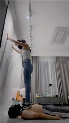 【漫漫大人】健身女神-AJ棉袜全体重踩踏/狂吸白棉袜 bf42844 艾彩调教库 第3张