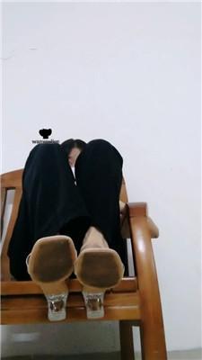 【芮芮】粗高跟裸足无意识踩脚垫直播 JS240726-14 艾彩调教库 第9张