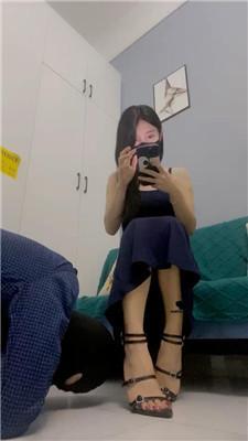 【甜一】狗舌清理高跟凉鞋/鞋跟插嘴/虐乳/坐脸窒息 bf43086 艾彩调教库 第5张