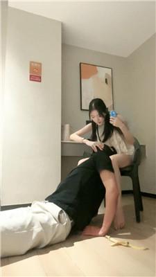 【琳达】白鞋白袜虐-踢裆/踩踏/口水赏赐/深喉/骑马转胯/玉足喂食 bf42820 艾彩调教库 第18张