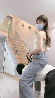 【樱子大人】伺候主人起床-空军一号白棉袜辱/骑马转胯/踩踏提档 艾彩调教库 第8张