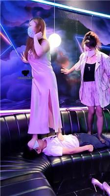 【魔鬼天使】KTV-教训不守规矩的服务员【三视角版】 bf43110 艾彩调教库 第14张