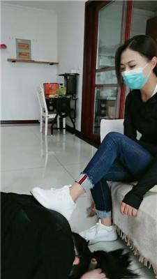【凌儿女神】母畜-跪舔小白鞋白袜/碾压踩/骑马转胯/耳光 bf42767 艾彩调教库 第2张