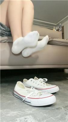 【妆主大大】母畜-白袜美腿诱惑 JS240726-9 艾彩调教库 第4张