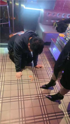 【冰诺】KTV-开发男客户做我的狗【下】 艾彩调教库 第10张