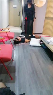 【天韵女皇】看闺蜜怎么教训抖M男友 bf43574 艾彩调教库 第9张