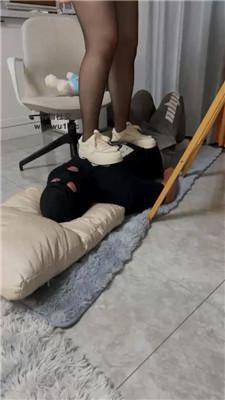 【琼菲】美术生-小白鞋无意识踩脚垫 JS240810-9 艾彩调教库 第10张