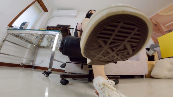 【1080P】 晓G姐姐全语言GTS帆布鞋践踏羞辱玩弄你 POV YC-240808-2 艾彩调教库 第9张