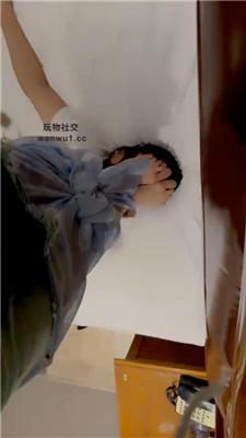 【领主老大】脚插嘴/玉足全体重踩踏 bf43511 艾彩调教库 第12张