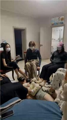 【精神小妹】太妹群调群踩-气味控制羞辱 bf43516 艾彩调教库 第6张