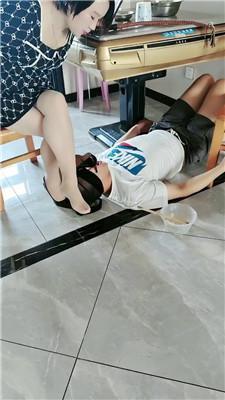 【未央宫】桌子底下伺候主人吃饭 bf43421 艾彩调教库 第13张