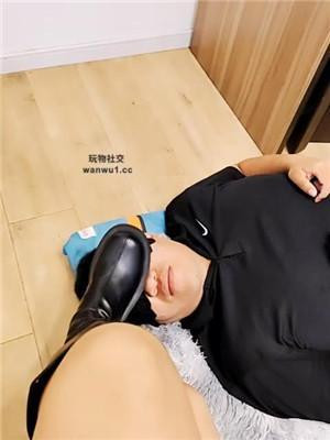 【上海汤圆】靴子全体重踩踏/叼袜子/掐脖 JS240810-1 艾彩调教库 第12张