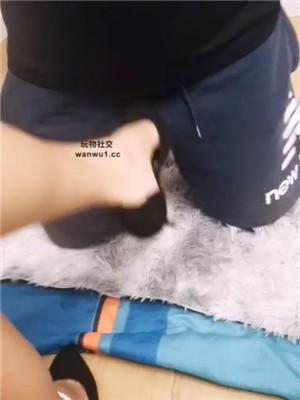 【上海汤圆】踩狗头/清理脏鞋底/鞋跟插嘴【双视角版】JS240810-18 艾彩调教库 第13张