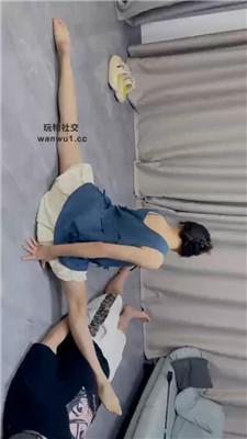 【79844】掐脖捂脸窒息/劈腿踩虐/骑马转胯 bf43611 艾彩调教库 第19张