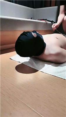 【长沙小雪】肉丝脚狂舔/碾压踩狗头/吃丝袜 JS240802-36 艾彩调教库 第14张