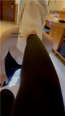 【领主老大】原味臭脚强制窒息 bf43467 艾彩调教库 第9张