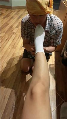 【妍主】裸足狂舔/强制闻臭鞋/内裤套头/白袜塞嘴 JS240804-12 艾彩调教库 第18张