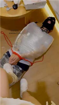 【南夕】保鲜膜全包-小白鞋棉袜踩踏/sp JS240808-48-HD绳艺资源网