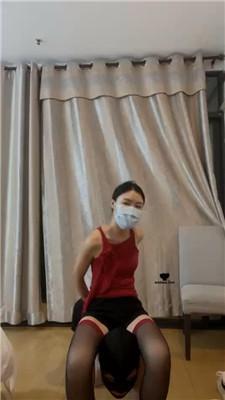 【成都木万】白袜塞嘴/黑丝美腿踩/转胯 bf43433 艾彩调教库 第13张