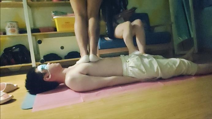 【啦啦啦】东北双女主暴虐 ACYC-3497 艾彩调教库 第16张