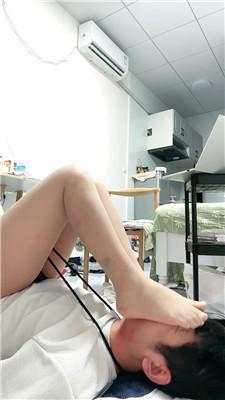 【栀子女王】陪主人直播被虐废 JS240815-2 艾彩调教库 第11张