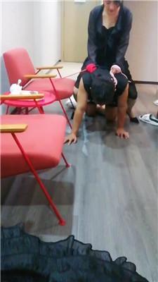 【天韵女皇】看闺蜜怎么教训抖M男友 bf43574 艾彩调教库 第2张