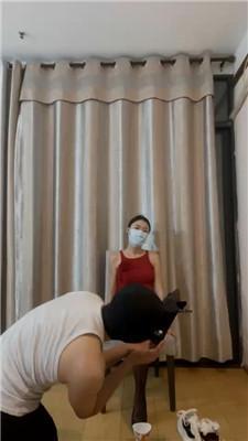 【成都木万】白袜塞嘴/黑丝美腿踩/转胯 bf43433 艾彩调教库 第6张