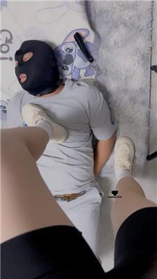 【琼菲】小白鞋白棉袜踩狗 JS240802-14 艾彩调教库 第6张
