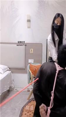 【到处S】双S-黑丝高跟诱惑-骑马鞭打踩踏/滴蜡【双视角版】 JS240811-3 艾彩调教库 第6张