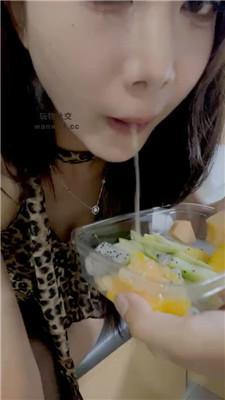 【LL77】赏赐圣水/黑丝高跟踩踏喂食 bf43613 艾彩调教库 第12张
