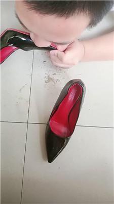【你的女王】清理泥巴脏鞋/脚下喂食/碾压狗爪 JS240802-35 艾彩调教库 第2张