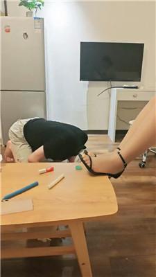 【桃桃樱】高跟踩虐赏赐圣水 JS240802-43 艾彩调教库 第6张