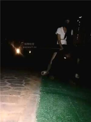 【天韵女皇】户外遛狗爬行/抽耳光/鞭打/【双视角版】JS240813-19 艾彩调教库 第12张