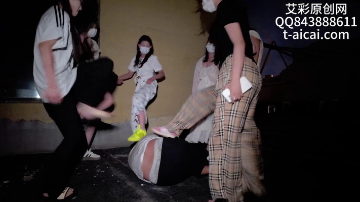 【chnnsct1818】校园暴力群体霸凌 YC-240804-4 艾彩调教库 第7张