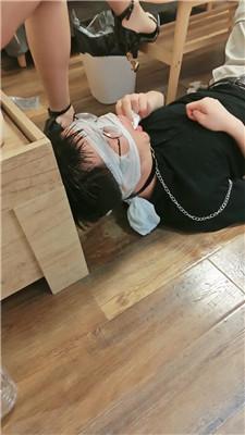 【桃桃樱】高跟踩踏/圣水淋浴/虐乳/鞭打吃厕纸 JS240803-14 艾彩调教库 第6张