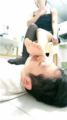 【栀子女王】近距离-黑丝高跟蹂躏狗脸 JS240810-12 艾彩调教库 第8张