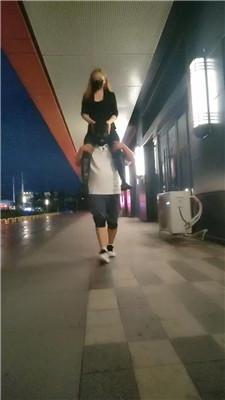 【依依东望】深夜户外走廊遛狗 bf43411 艾彩调教库 第7张