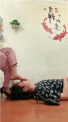 【鬼鬼】高跟插嘴/玉足狂舔 JS240813-2 艾彩调教库 第3张