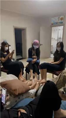 【精神小妹】太妹群调群踩-气味控制羞辱 bf43516 艾彩调教库 第7张