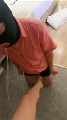 【腓腓】跪舔脏拖鞋/踩踏地毯奴 JS240805-4 艾彩调教库 第18张