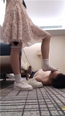 【汀蓝】鞭打/小白鞋白袜虐/遛狗爬行/腿绞 bf43462 艾彩调教库 第6张