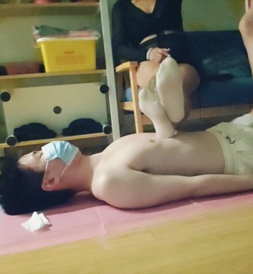 【啦啦啦】东北双女主暴虐 ACYC-3497 艾彩调教库 第2张