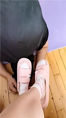 【桉】拖鞋白袜全体重踩踏 JS240807-1 艾彩调教库 第12张