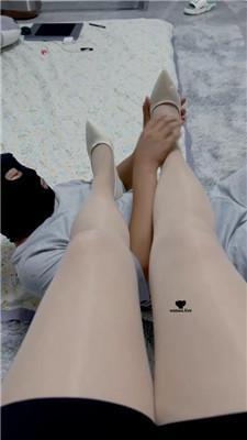 【琼菲】嘴叼鞋/舔脏鞋底/碾压踩 JS240806-13 艾彩调教库 第13张