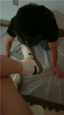 【林兮】清理脏脏鞋底/小白鞋白袜虐/品尝裸足 JS240808-45-HD绳艺资源网