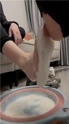 【樱子大人】老爹鞋白袜玩虐-骑马转胯/坐脸窒息/喂圣水 bf43430 艾彩调教库 第15张