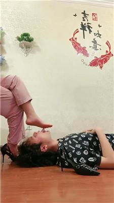 【鬼鬼】高跟插嘴/玉足狂舔 JS240813-2 艾彩调教库 第4张