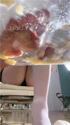 【佳奈S】白s脚踩喂食场 JS240808-27 艾彩调教库 第18张