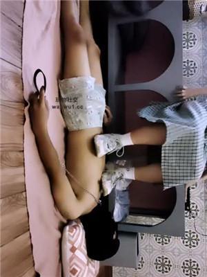 【奇了怪了】跪舔脏鞋白袜裸足 bf43640 艾彩调教库 第3张