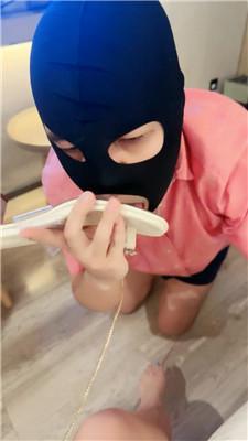 【腓腓】跪舔脏拖鞋/踩踏地毯奴 JS240805-4 艾彩调教库 第4张
